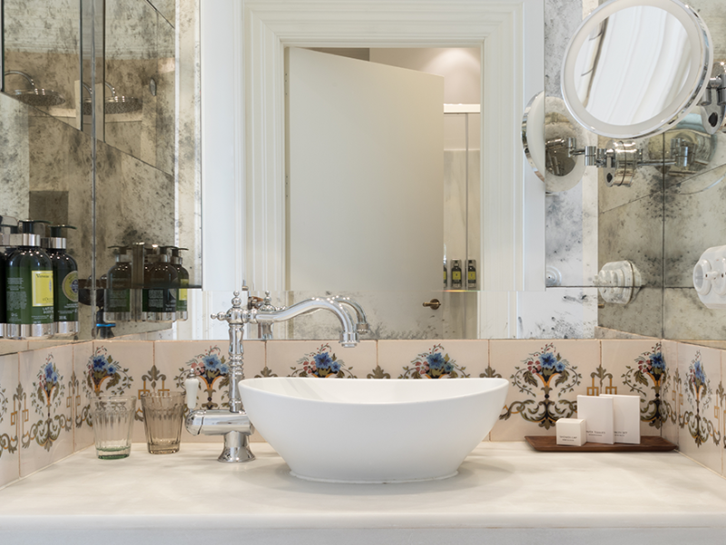 Signature Bathroom 1